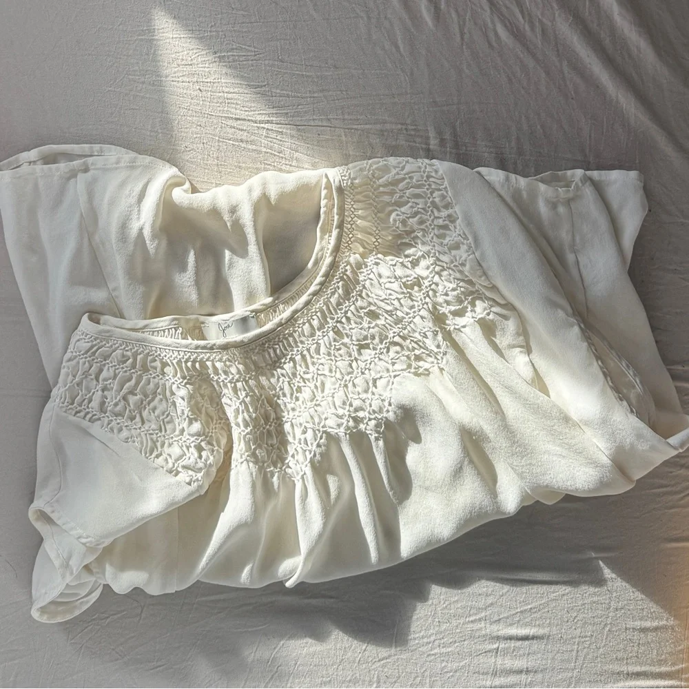 100% Silk Elegant Romantic Cream Blouse - Picture 2 of 9